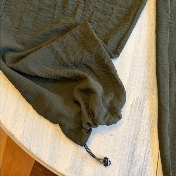 Rachel Zoe Army Green Cargo Silky Joggers - Picture 4 of 8